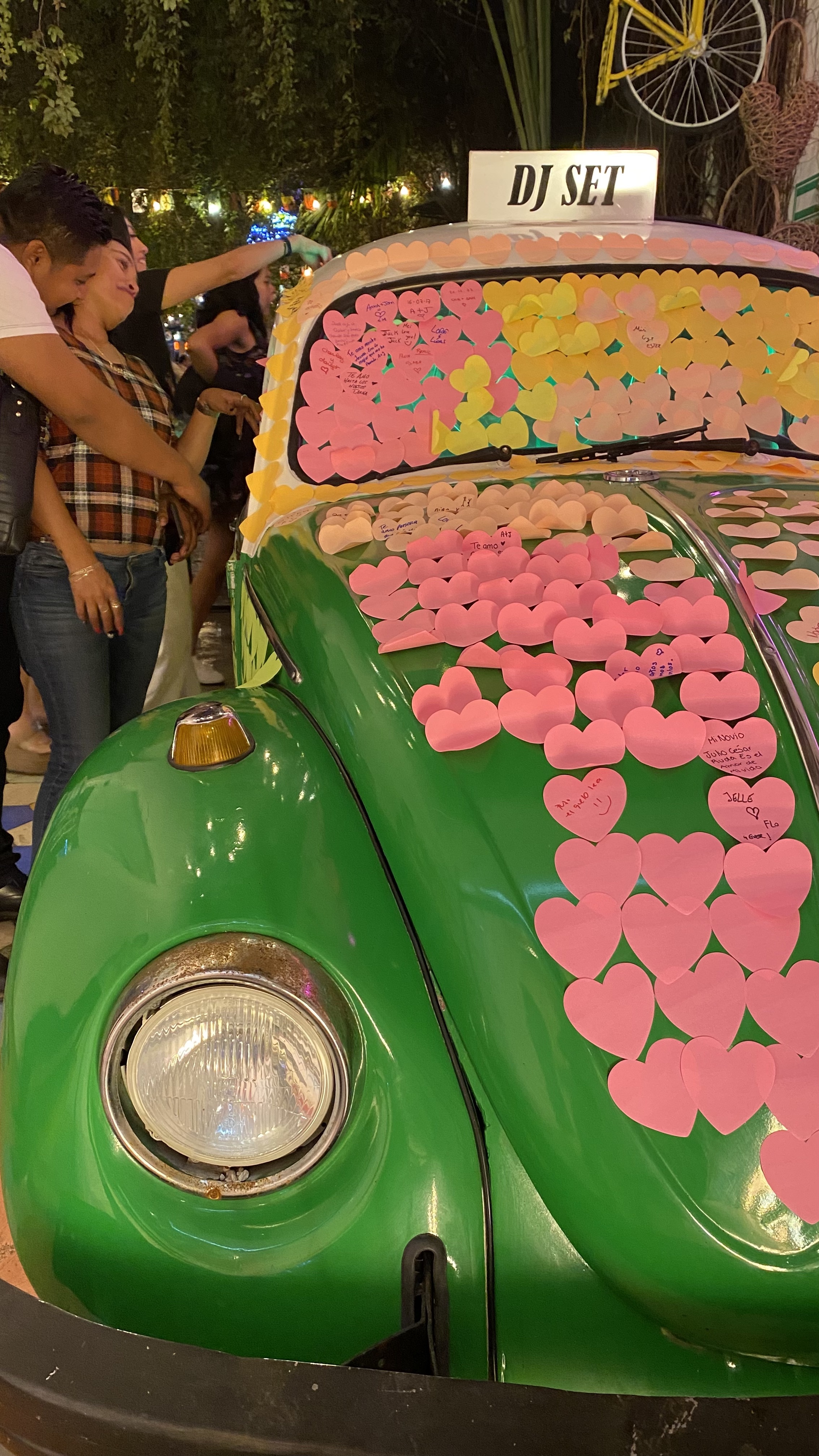VW corazones DJ Set Mercado 60
