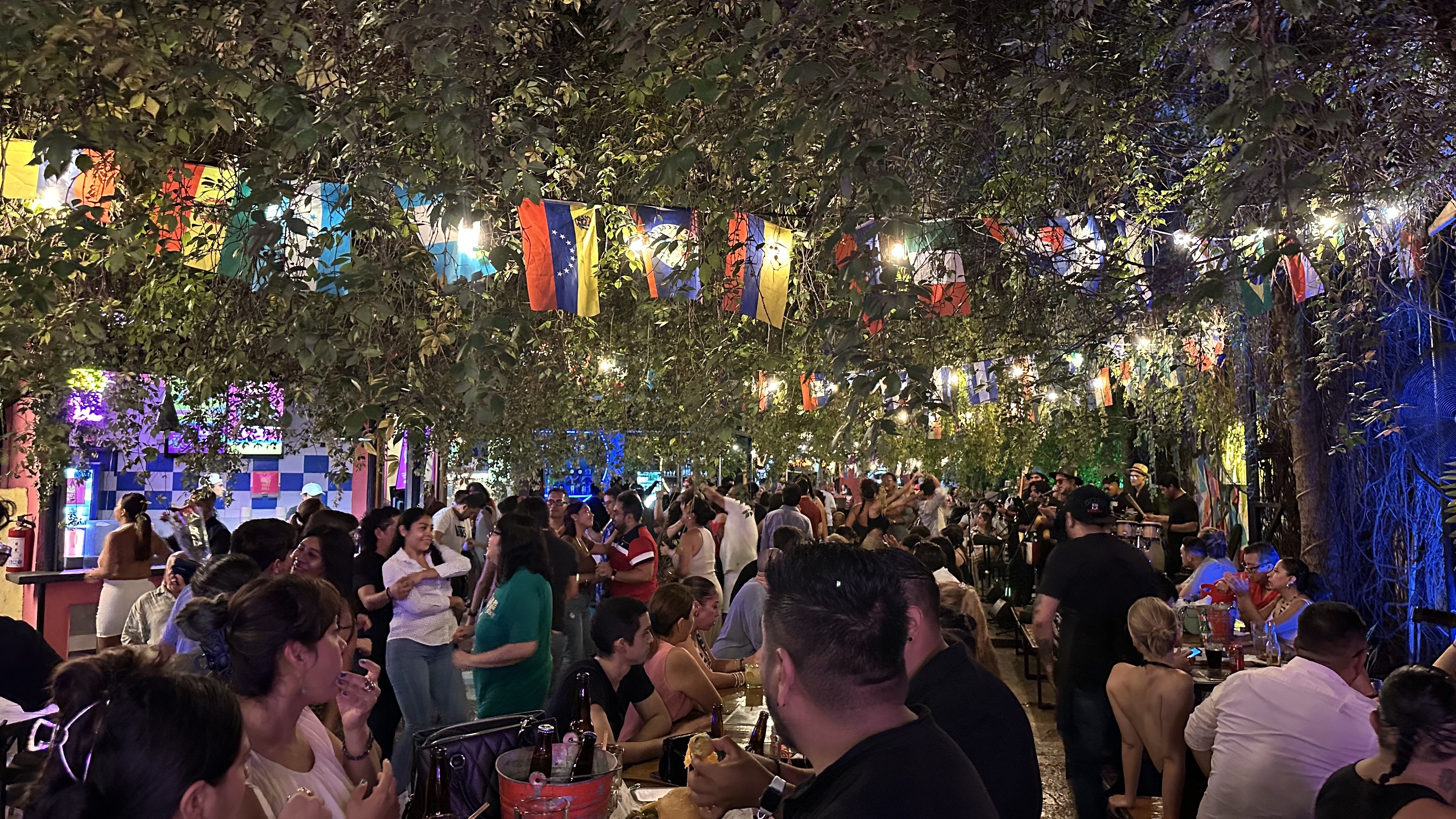 Mercado 60 lleno de gente Merida